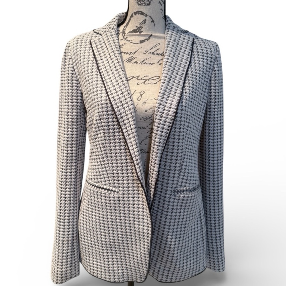 Ann Taylor Black, Gray and White Houndstooth Blazer